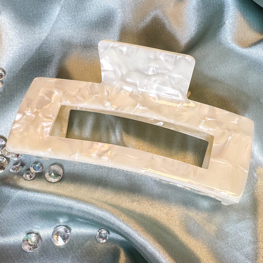 XL Hair Clip – Soft Vanilla